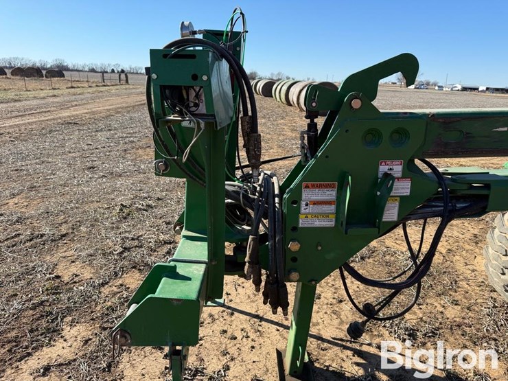 great-plains-yp4024a-3115-31r15-planter-image-14