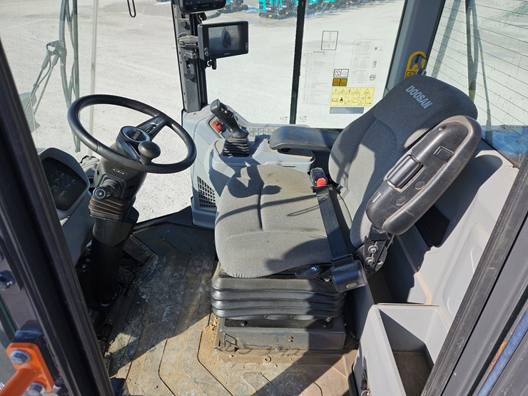 2023-develon-dl220-7-image-10