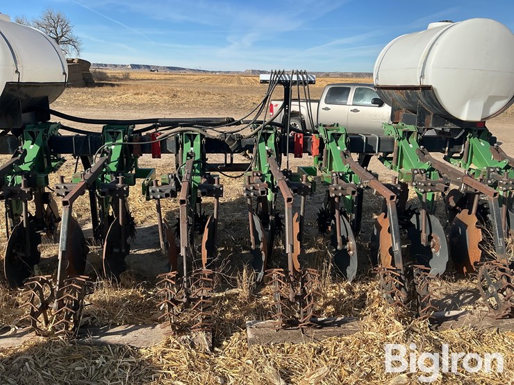 schlagel-8r30-strip-till-image-6