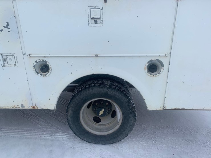 1999-chevrolet-3500-image-34