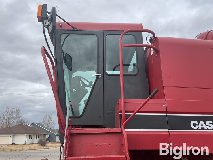 1990-case-ih-1640-image-10