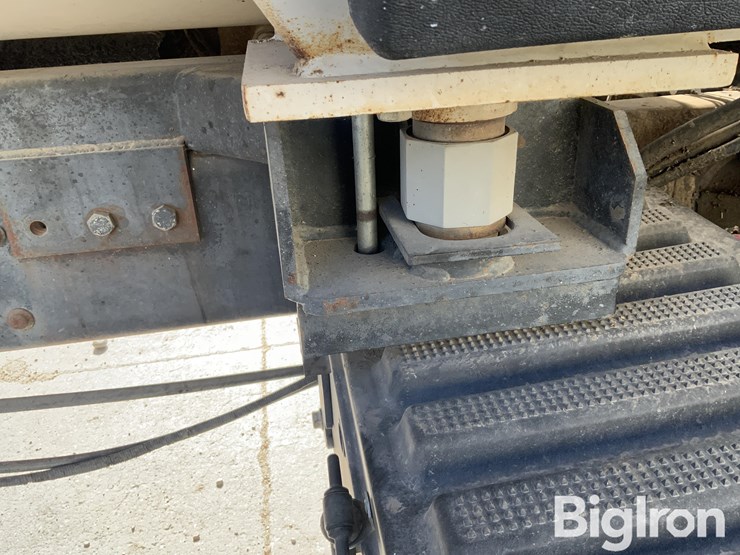 2009-international-7300-image-18