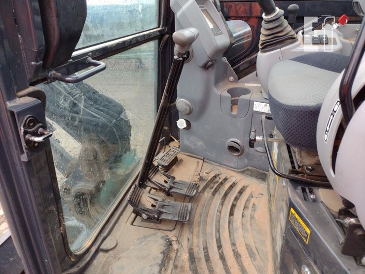 2023-deere-30g-image-12