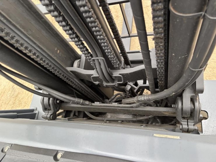 2008-toyota-8fgcu20-image-13