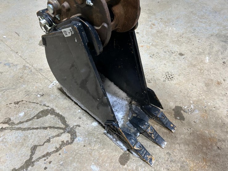 2017-bobcat-e32i-image-7