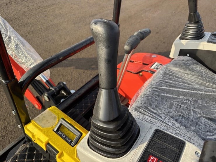 2025-tpm-18k-hydraulic-excavator-image-21