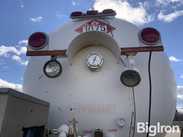 2012-peterbilt-337-image-18