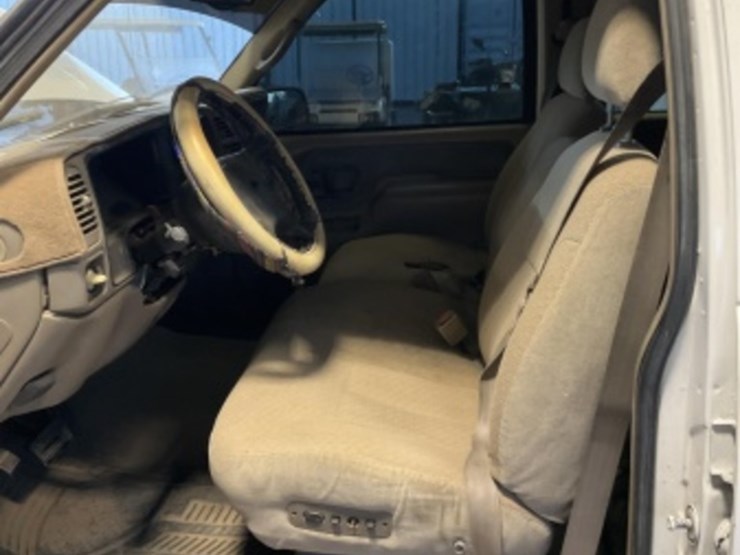 1998-chevrolet-3500-image-19