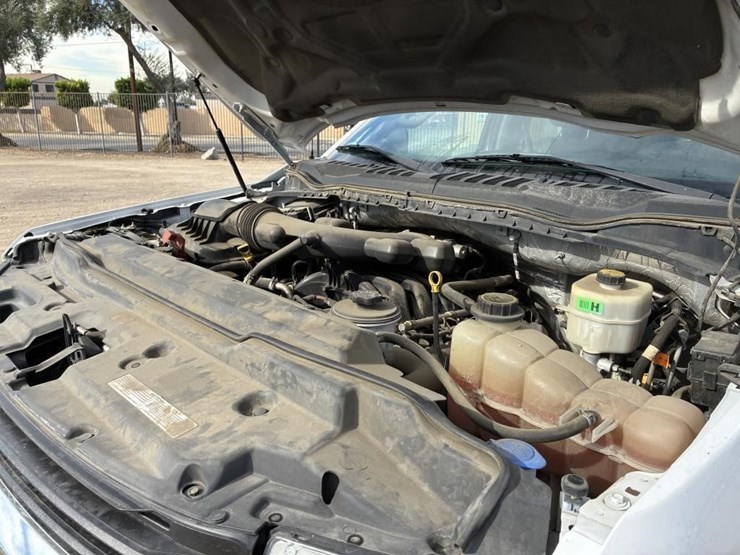 2017-ford-f550-xlt-image-10