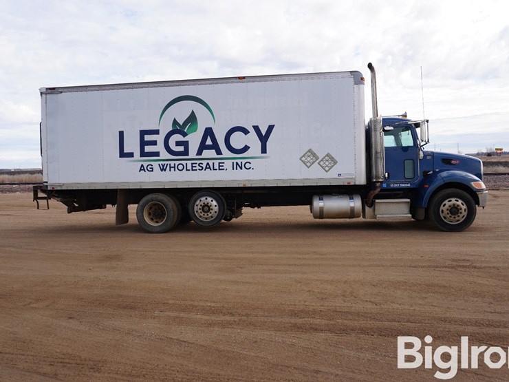 2008-peterbilt-335-image-4