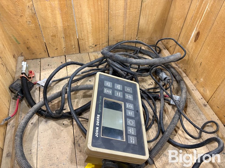 john-deere-250-image-3