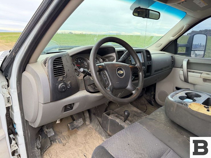 2011-chevrolet-2500-image-14