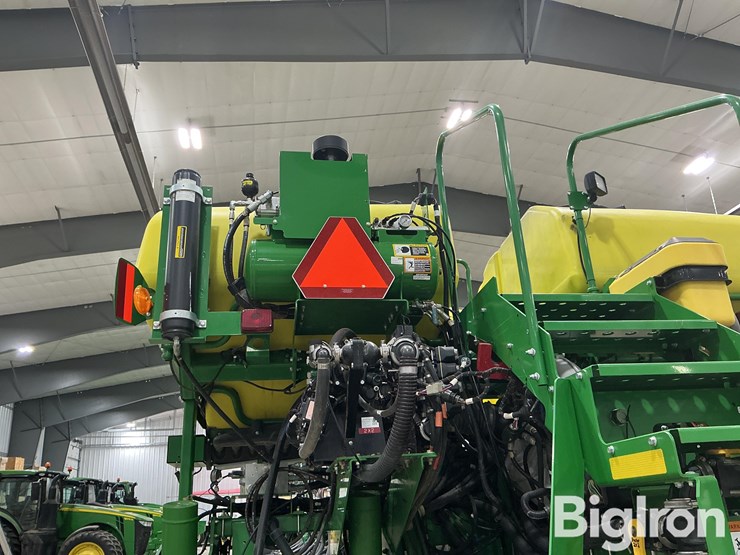 2016-john-deere-1775nt-image-16