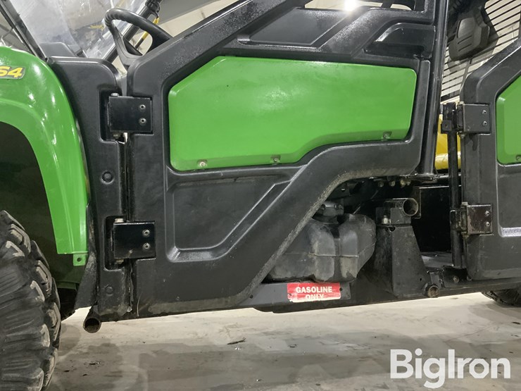2019-john-deere-gator-image-18