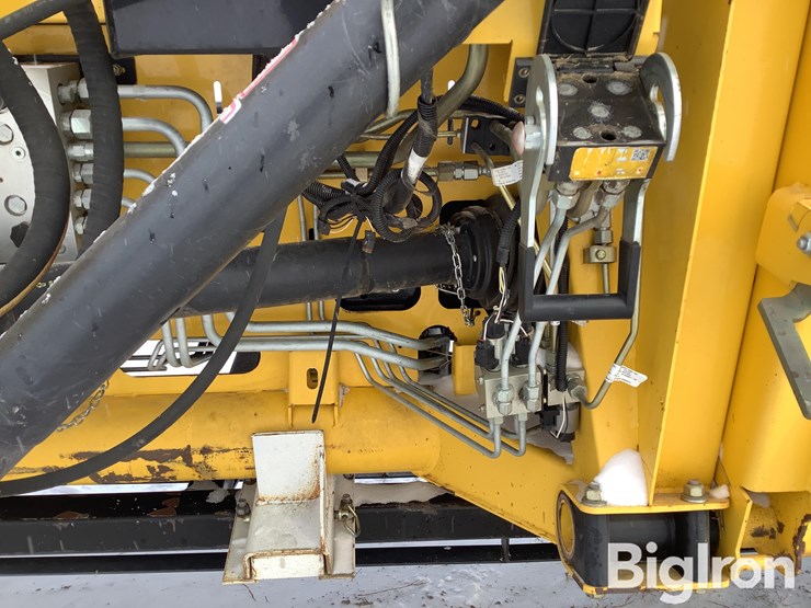 2014-new-holland-880cf-30-image-11