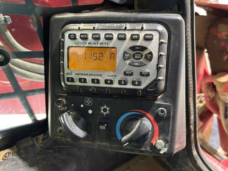 2021-takeuchi-tl12v2-image-27