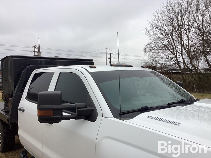 2016-chevrolet-3500-image-15