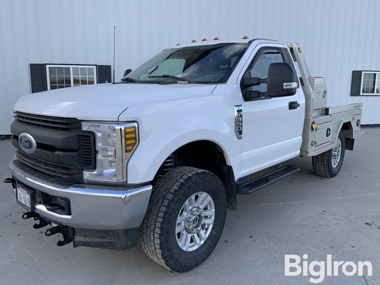 2019-ford-f350-xl-image-1