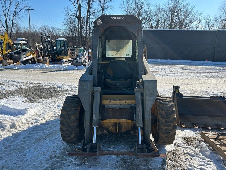 2016-volvo-mc70b-image-1