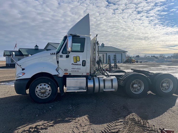 2015-international-prostar-image-2