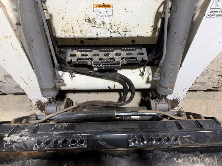 2016-bobcat-t870-image-38