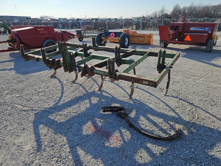 john-deere-100-image-8