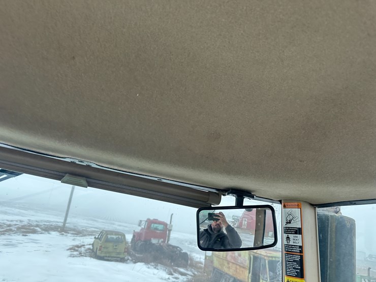 john-deere-8330-image-62