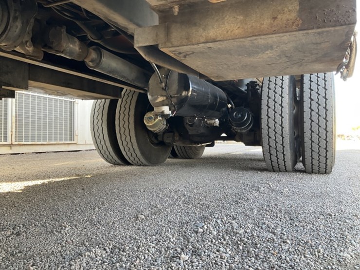 2002-sterling-lt9500-image-35