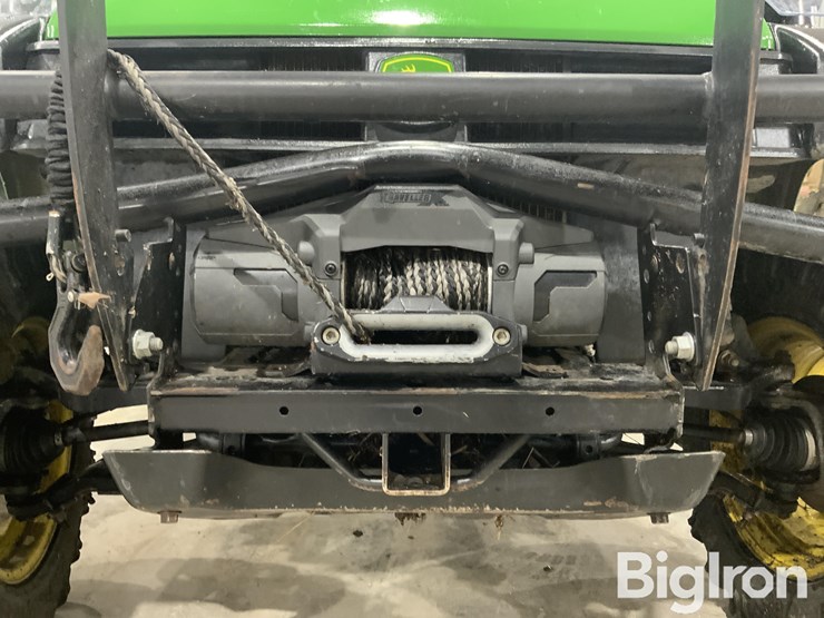2019-john-deere-gator-image-11