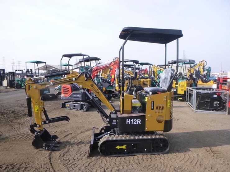 agt-h12r-hydraulic-excavator-image-5