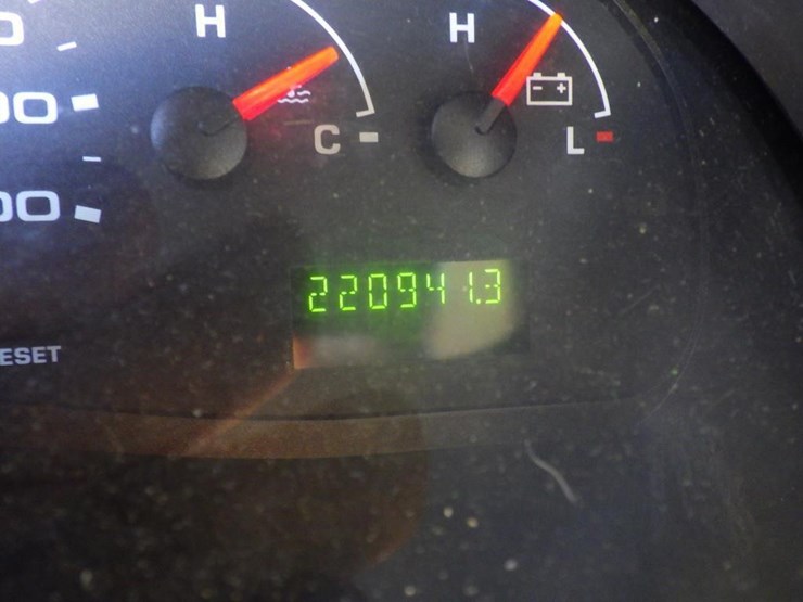 2006-ford-cargo-image-13