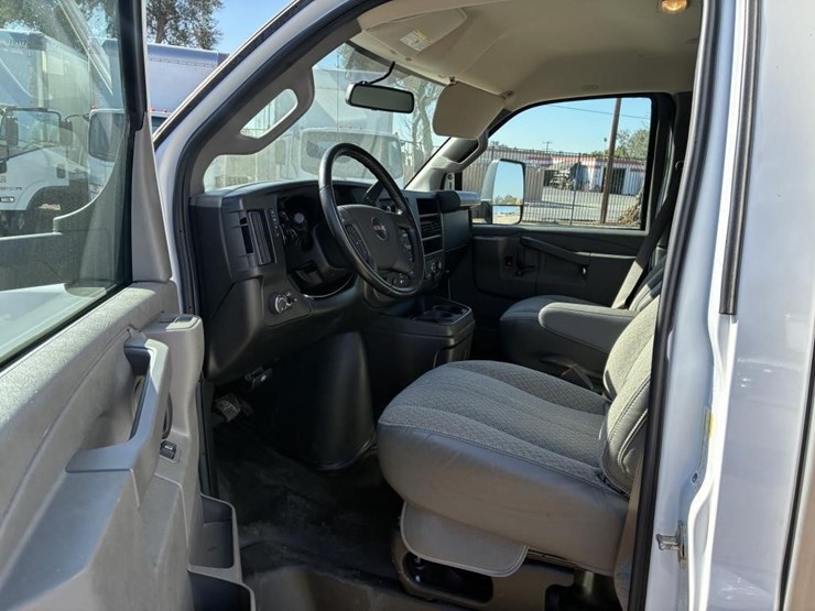 2023-gmc-3500-image-9