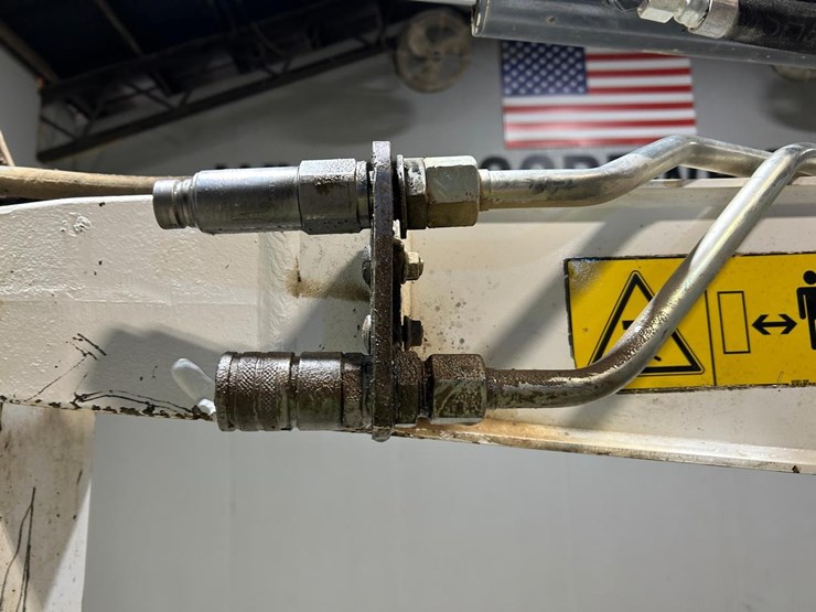 2017-bobcat-e32i-image-8