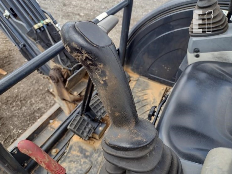 2022-deere-26g-image-10