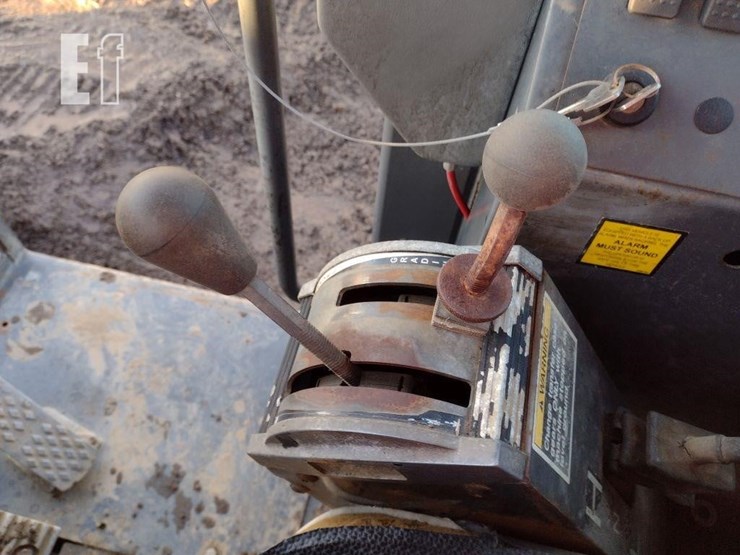 2004-volvo-g86-image-11