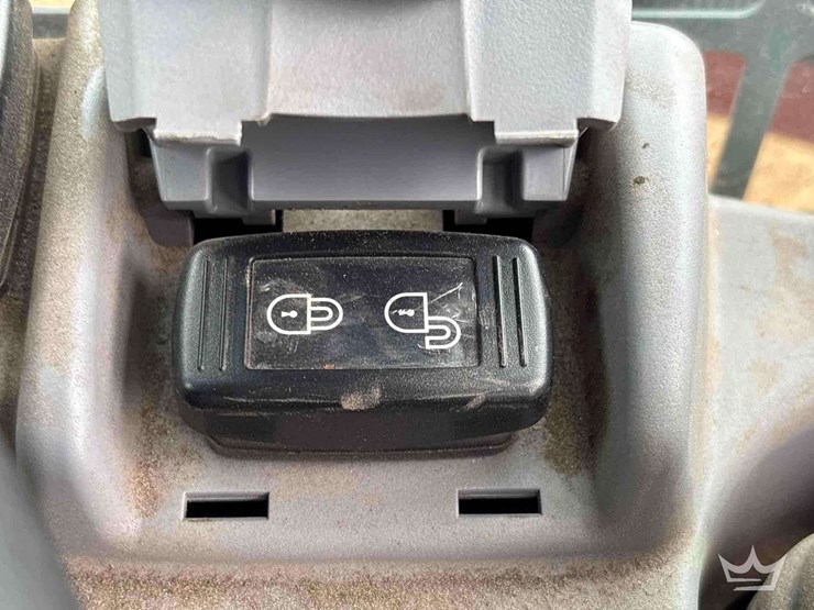 2024-kubota-svl97-2-image-25