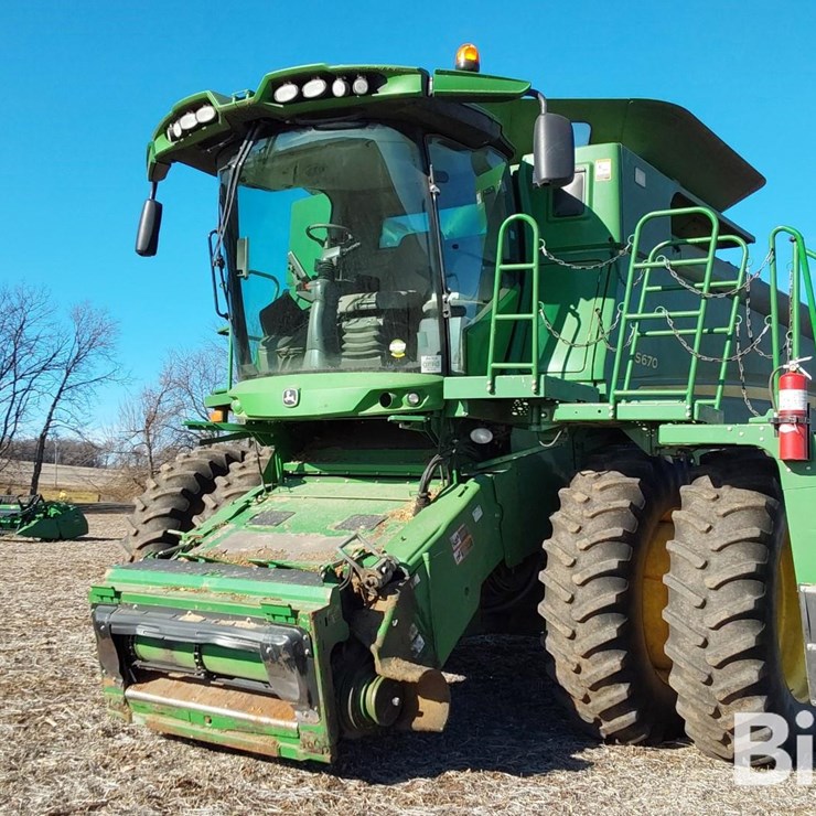 2013 JOHN DEERE S670