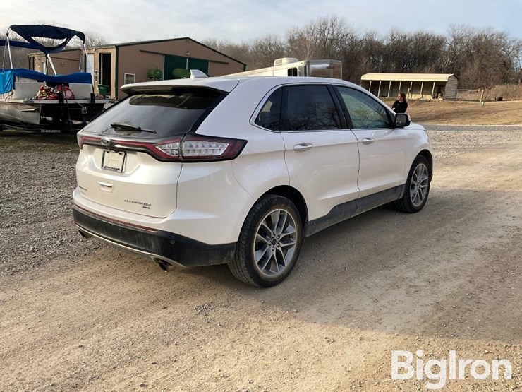 2016-ford-edge-titanium-image-5