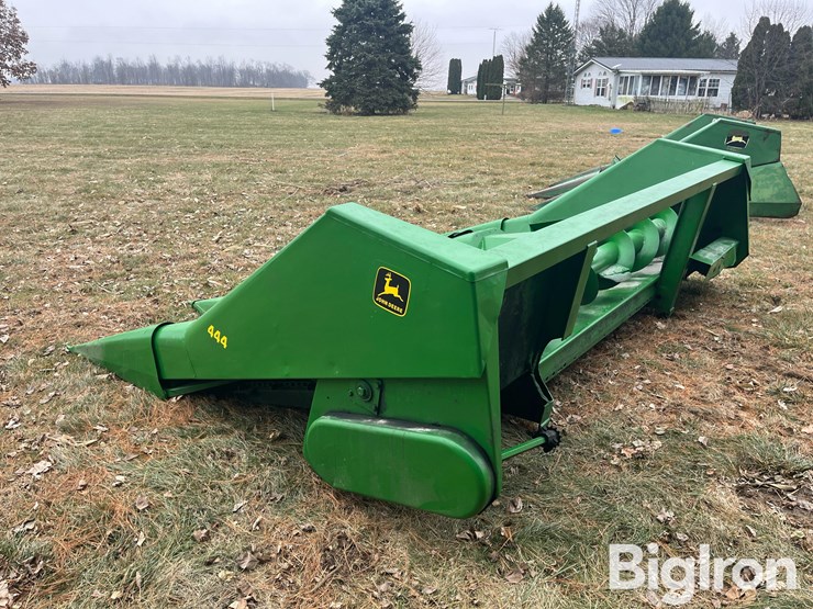 john-deere-444-image-9