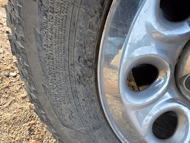 2012-chevrolet-silverado-1500-image-18