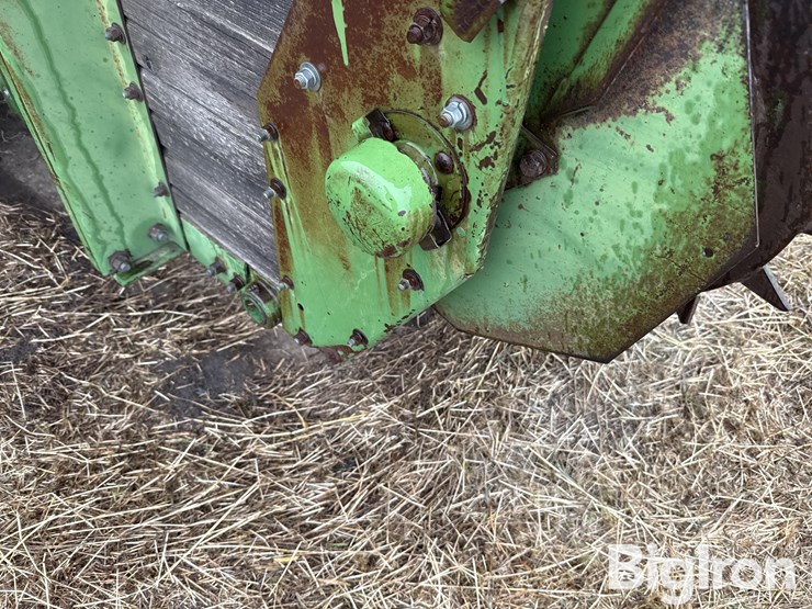 john-deere-220-image-13