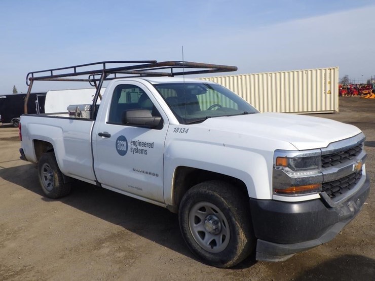 2018-chevrolet-1500-image-2