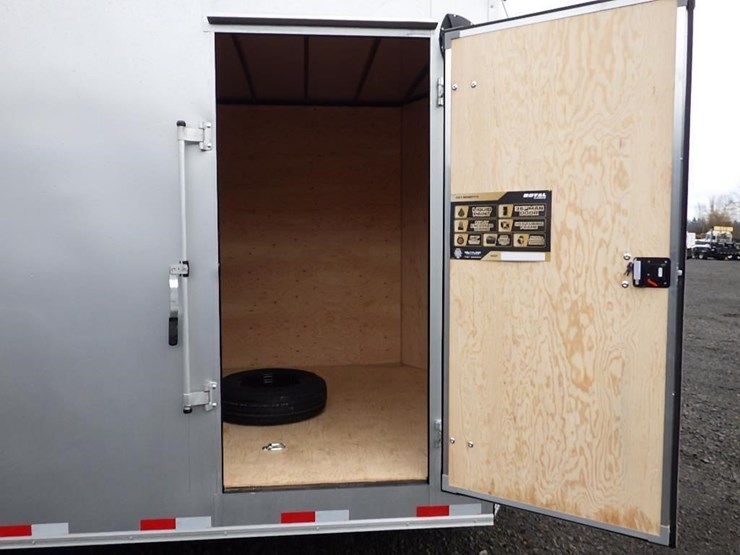 2026-royal-larct52-826v-86-t/a-enclosed-trailer-image-13