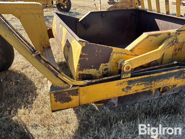 soilmover-75rf-pull-type-scraper-image-19