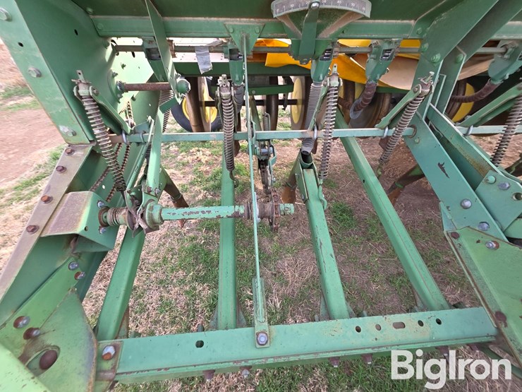 john-deere-9300-image-11