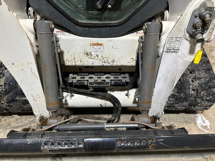 2016-bobcat-t870-image-10