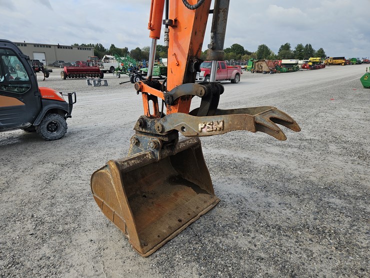 2018-hitachi-zx85usb-5-image-2