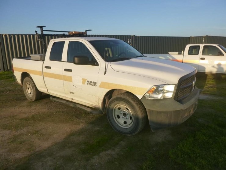 2015-dodge-1500-image-2