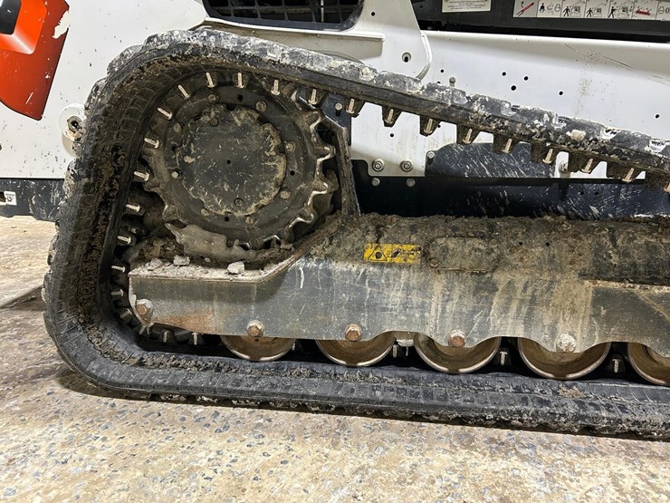 2023-bobcat-t770-image-13