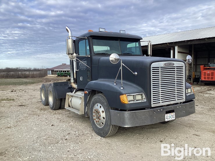 2000-freightliner-fld120-image-3